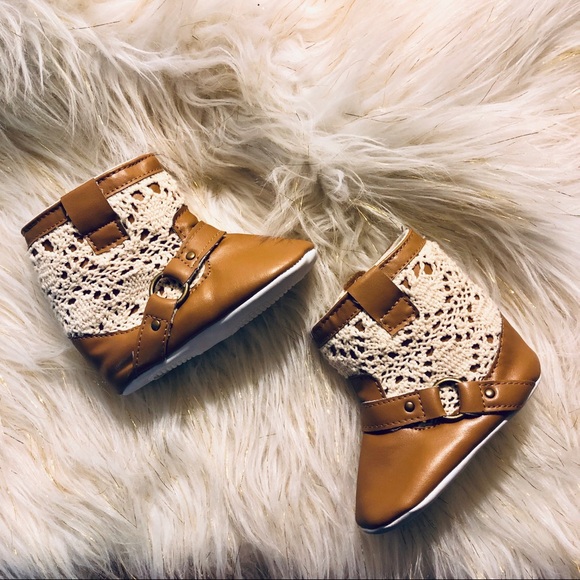 Luvable Friends Other - Baby Boot Booties 12M-18M NWOT Tan w/ Knit Overlay